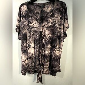 Light weight short sleeved blouse